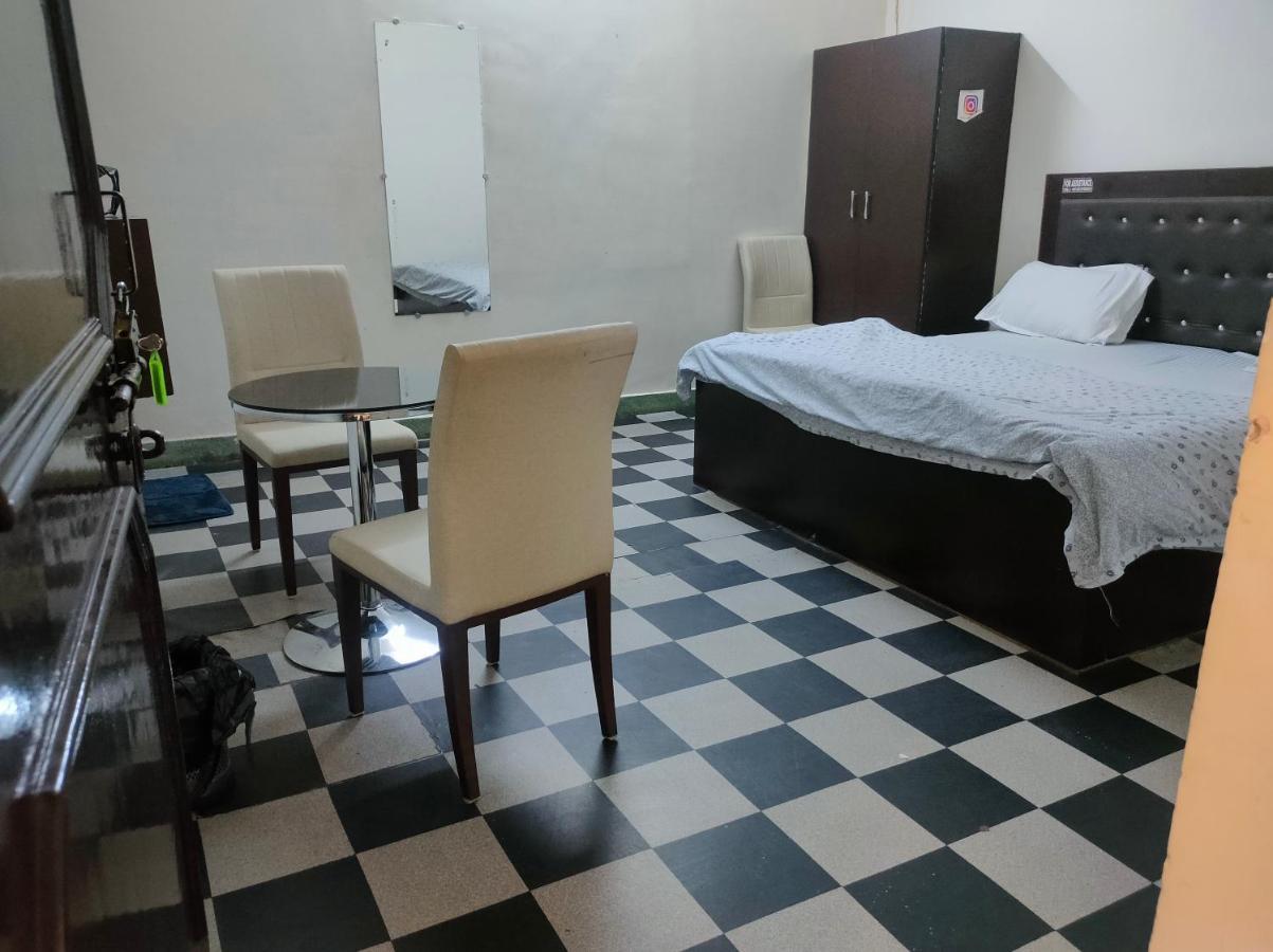 Hotel Khubsaras Palace By Chhabra'S アーグラ エクステリア 写真